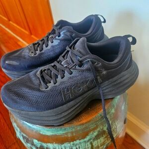 Hoka Bondi 5 tennis shoes size 9.5